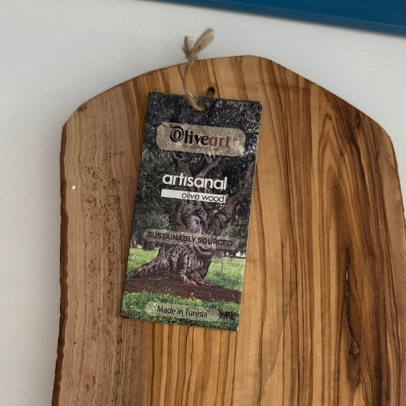 Olive Wood Serving Board with Raw Edge NWT - Picture 6 of 10
